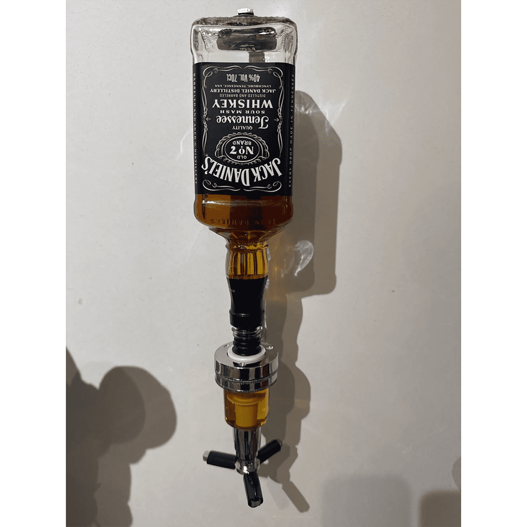 Support bouteille mural avec doseur 45ml